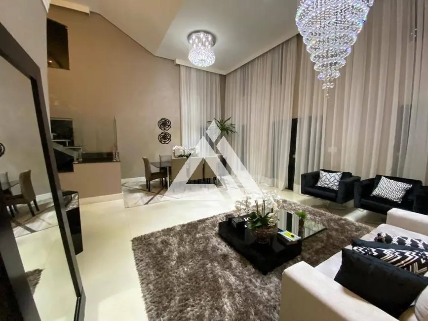 Foto 4 de Casa com 4 quartos à venda, 390m2 em Feira De Santana - BA