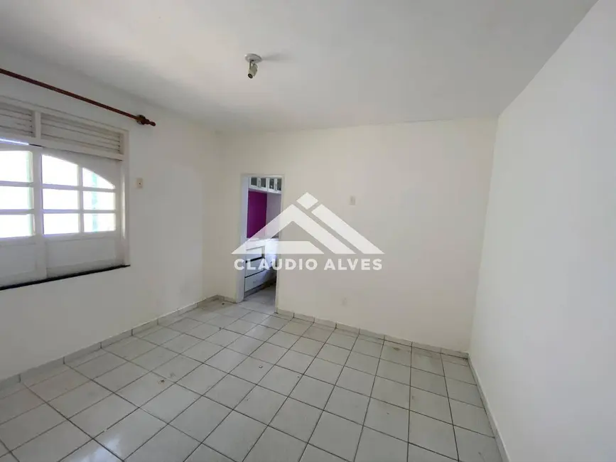Foto 6 de Casa com 5 quartos à venda, 150m2 em Feira De Santana - BA