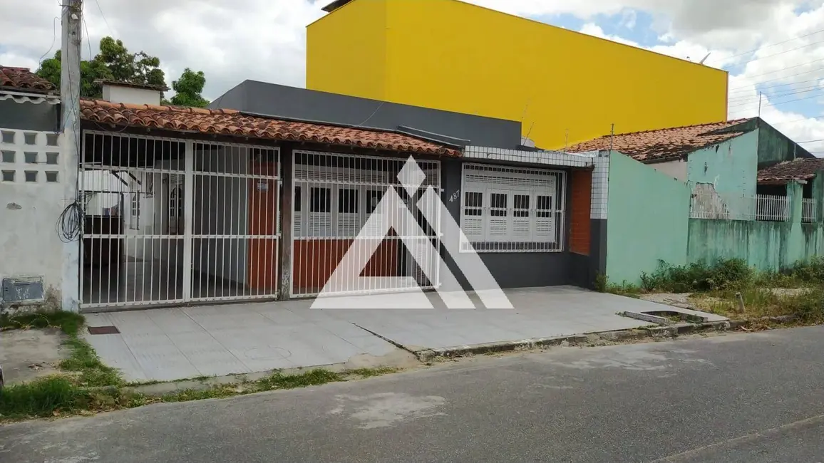 Foto 2 de Casa com 5 quartos à venda, 150m2 em Feira De Santana - BA