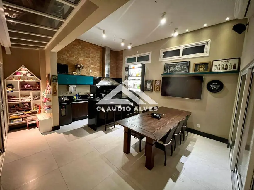Foto 1 de Casa à venda, 188m2 em Feira De Santana - BA