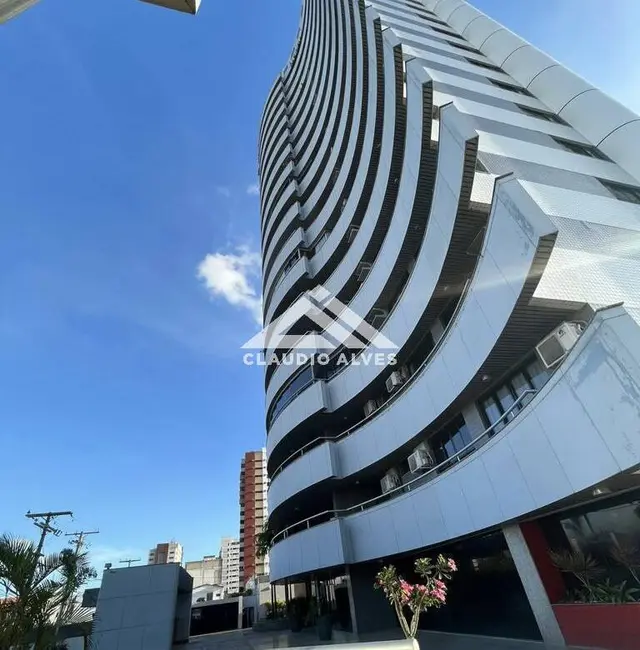 Foto 1 de Apartamento com 4 quartos à venda, 260m2 em Feira De Santana - BA