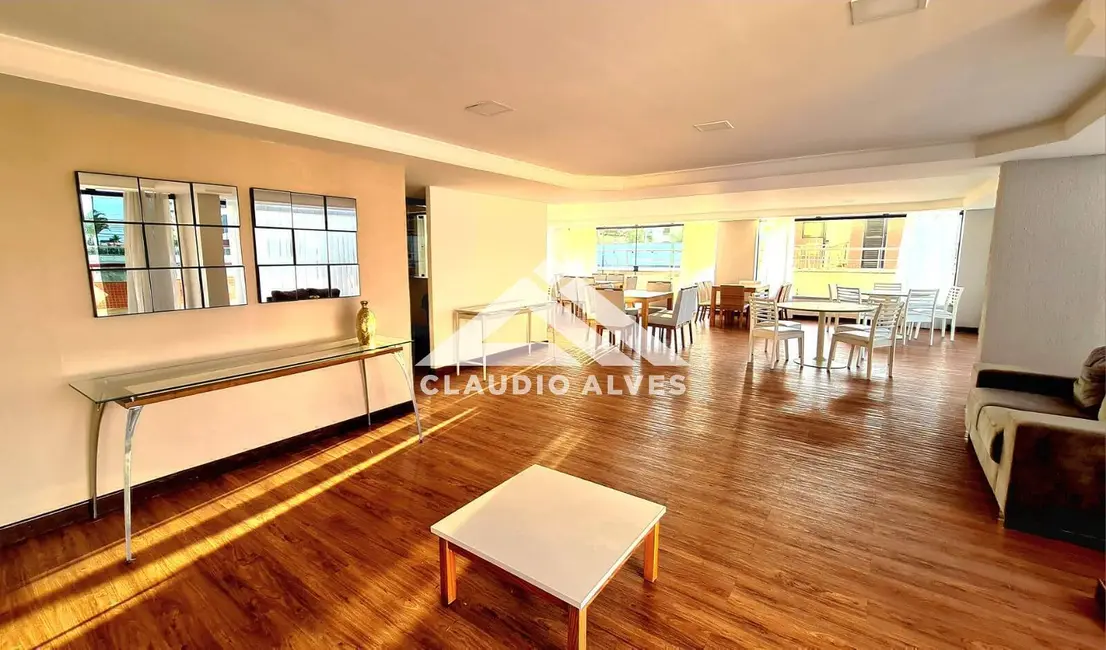 Foto 3 de Apartamento com 4 quartos à venda, 150m2 em Feira De Santana - BA