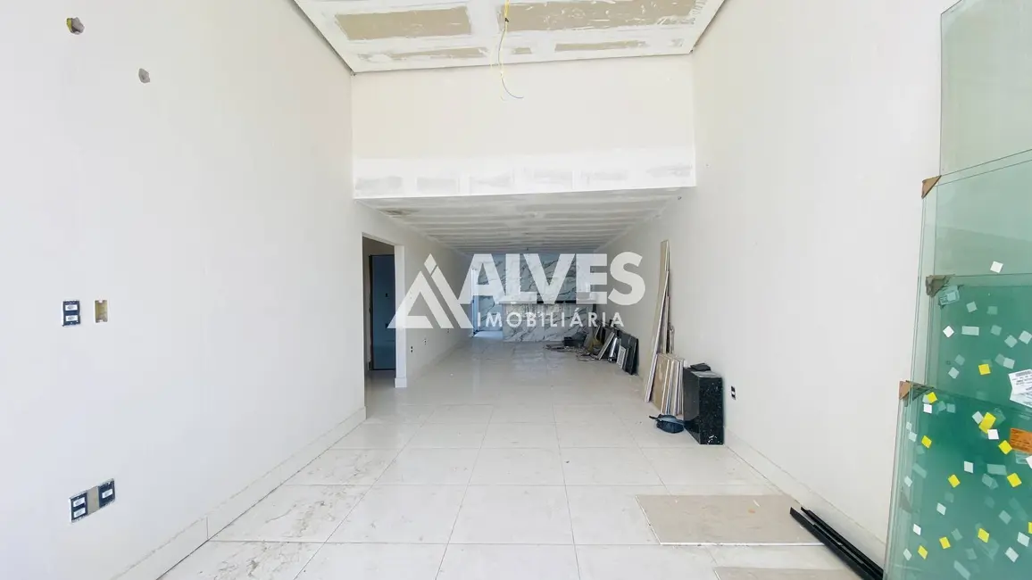 Casa de Condomínio com 3 quartos à venda, 200m2 em Parque Ipê, Feira De Santana - BA - imagem 4 Foto 4 de Casa de Condomínio com 3 quartos à venda, 200m2 em Parque Ipê, Feira De Santana - BA