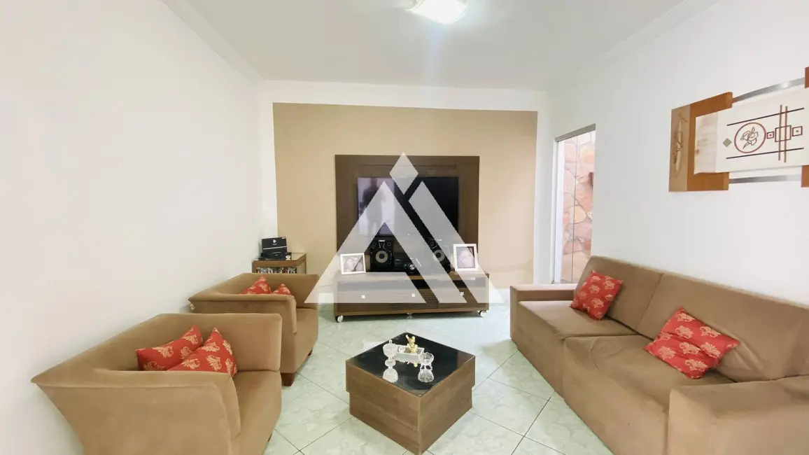 Foto 4 de Casa com 4 quartos à venda, 144m2 em Feira De Santana - BA