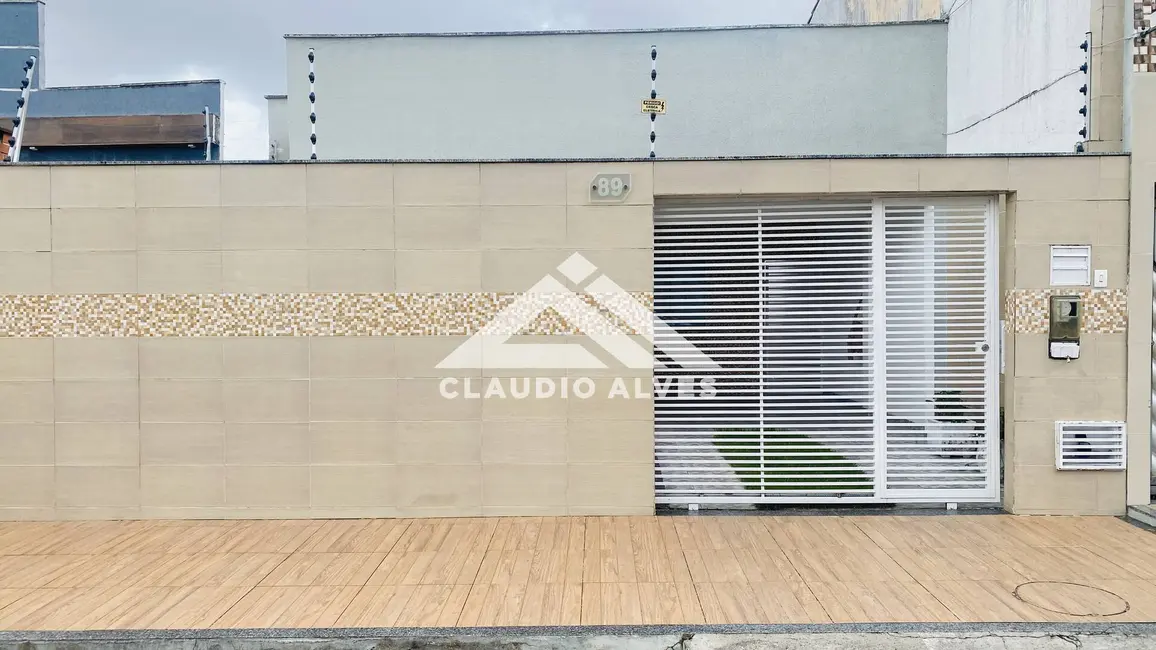 Foto 1 de Casa com 4 quartos à venda, 144m2 em Feira De Santana - BA
