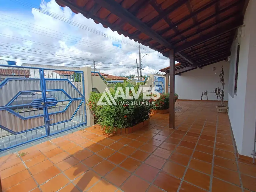 Foto 1 de Casa com 3 quartos à venda, 200m2 em Queimadinha, Feira De Santana - BA