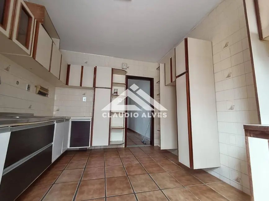 Foto 4 de Casa com 3 quartos à venda, 200m2 em Feira De Santana - BA