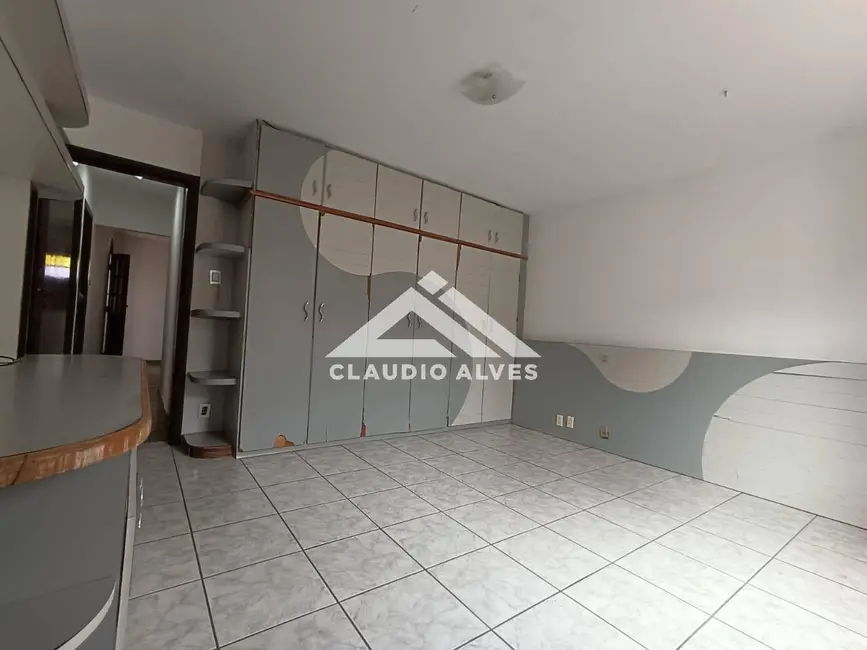Foto 3 de Casa com 3 quartos à venda, 200m2 em Feira De Santana - BA