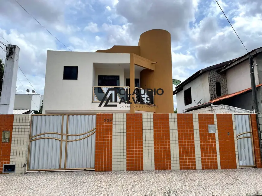 Foto 1 de Casa com 5 quartos à venda, 200m2 em Cidade Nova, Feira De Santana - BA