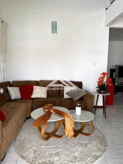 Casa com 5 quartos à venda, 200m2 em Feira De Santana - BA - imagem 7 Foto 7 de Casa com 5 quartos à venda, 200m2 em Feira De Santana - BA