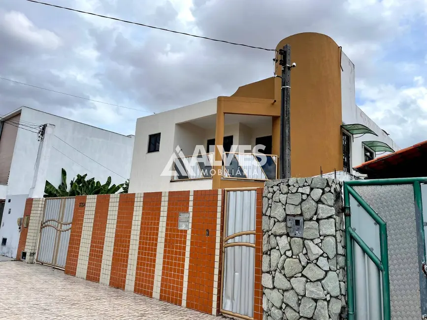 Casa com 5 quartos à venda, 200m2 em Cidade Nova, Feira De Santana - BA - imagem 2 Foto 2 de Casa com 5 quartos à venda, 200m2 em Cidade Nova, Feira De Santana - BA