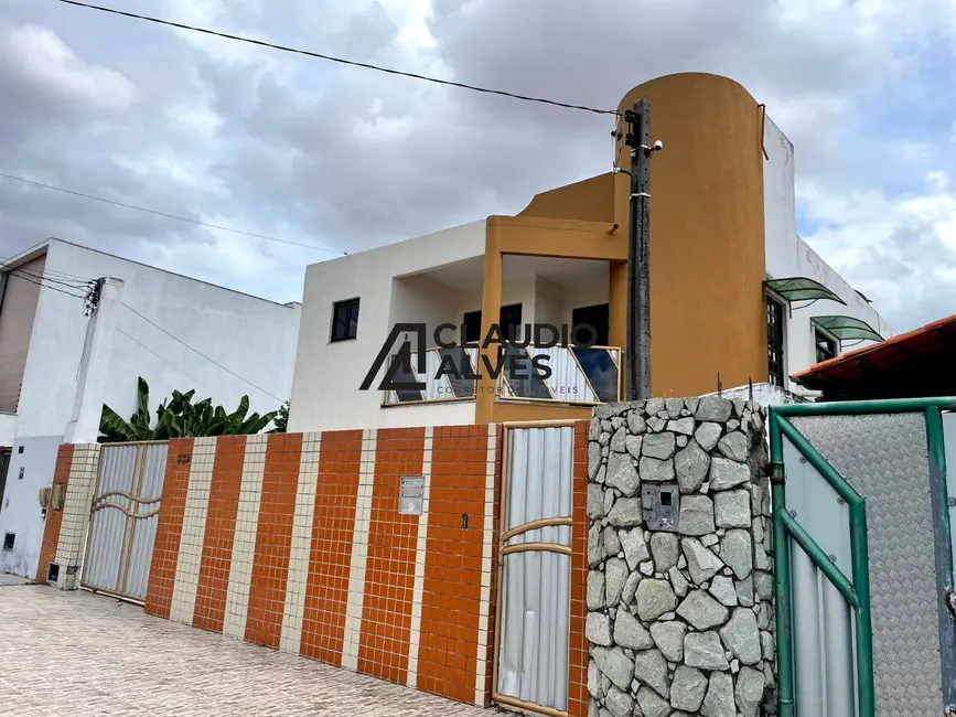 Foto 2 de Casa com 5 quartos à venda, 200m2 em Cidade Nova, Feira De Santana - BA