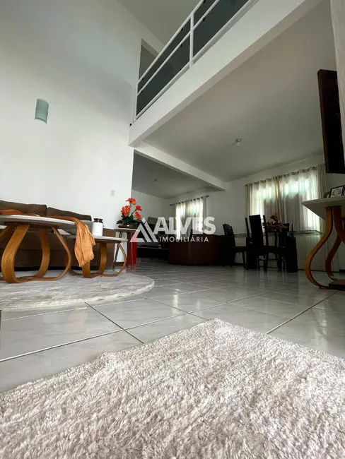 Casa com 5 quartos à venda, 200m2 em Cidade Nova, Feira De Santana - BA - imagem 8 Foto 8 de Casa com 5 quartos à venda, 200m2 em Cidade Nova, Feira De Santana - BA