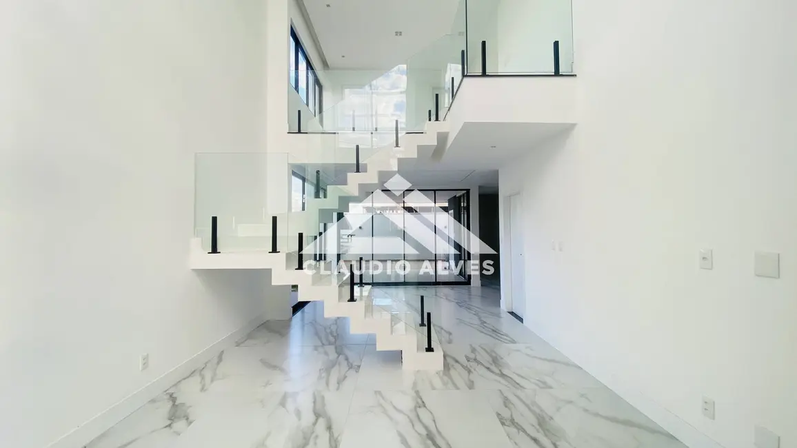 Casa de Condomínio com 4 quartos à venda, 279m2 em Feira De Santana - BA - imagem 4 Foto 4 de Casa de Condomínio com 4 quartos à venda, 279m2 em Feira De Santana - BA