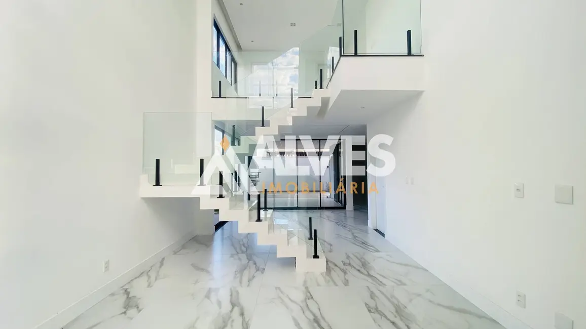 Foto 4 de Casa de Condomínio com 4 quartos à venda, 279m2 em Feira De Santana - BA