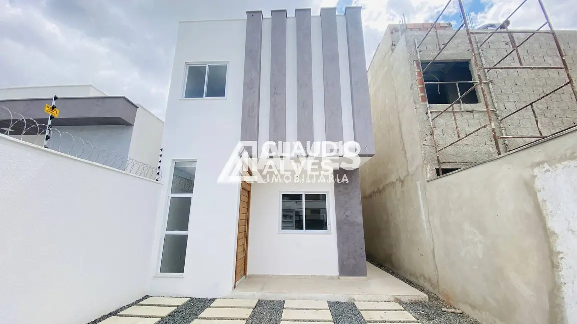 Foto 1 de Casa com 4 quartos à venda, 118m2 em Sim, Feira De Santana - BA