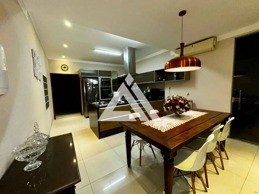 Foto 1 de Casa com 4 quartos à venda, 300m2 em Cidade Nova, Feira De Santana - BA