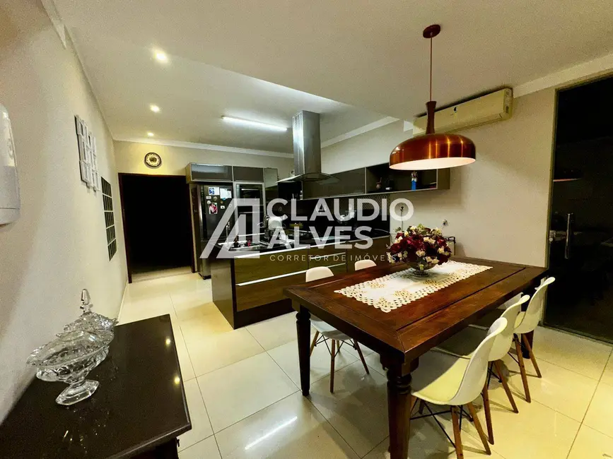 Foto 1 de Casa com 4 quartos à venda, 300m2 em Cidade Nova, Feira De Santana - BA