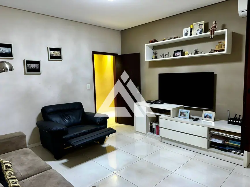 Foto 3 de Casa com 4 quartos à venda, 300m2 em Cidade Nova, Feira De Santana - BA