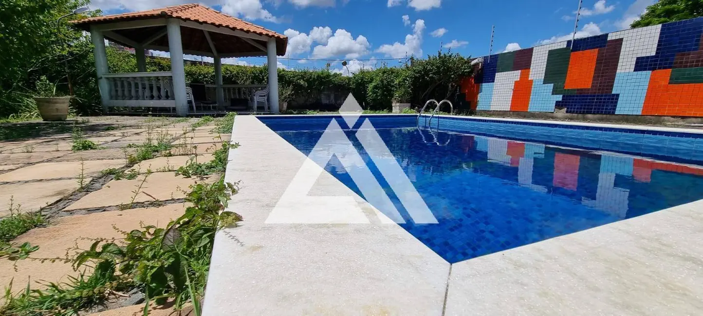 Foto 2 de Casa com 4 quartos à venda, 200m2 em Feira De Santana - BA