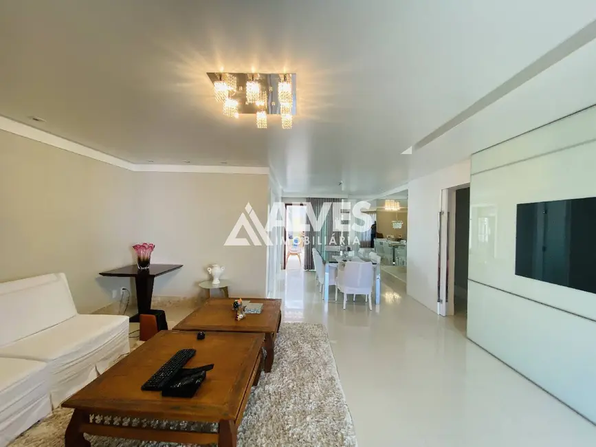 Foto 5 de Casa de Condomínio com 3 quartos à venda, 274m2 em Feira De Santana - BA