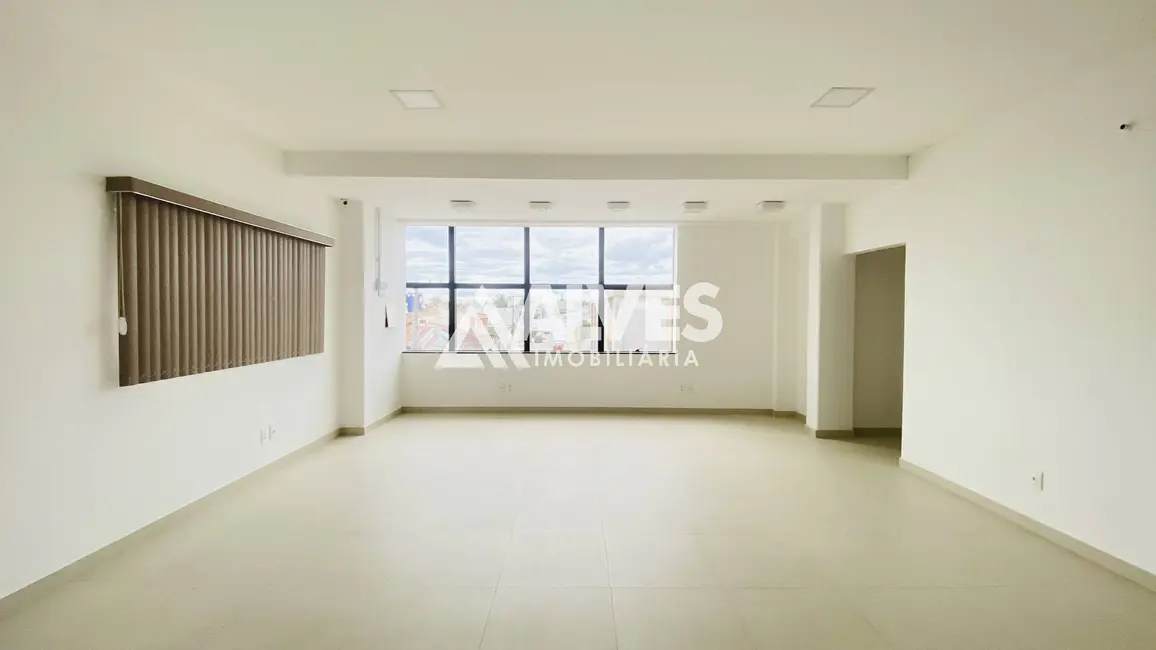 Sala Comercial para alugar, 130m2 em Cidade Nova, Feira De Santana - BA - imagem 8 Foto 8 de Sala Comercial para alugar, 130m2 em Cidade Nova, Feira De Santana - BA