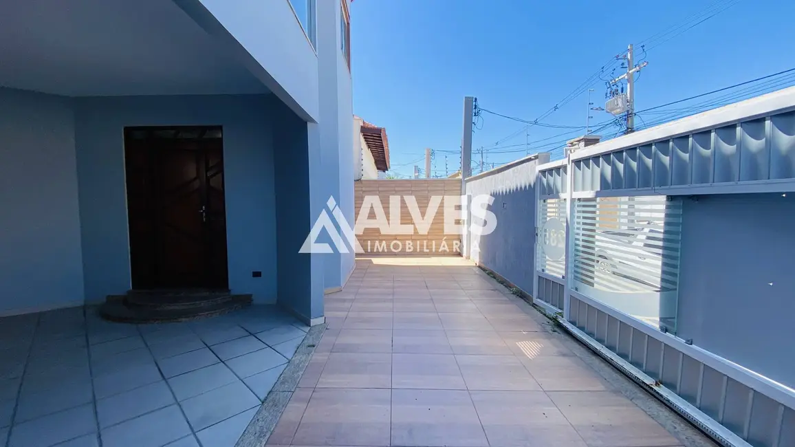 Foto 3 de Casa com 5 quartos à venda, 200m2 em Cidade Nova, Feira De Santana - BA