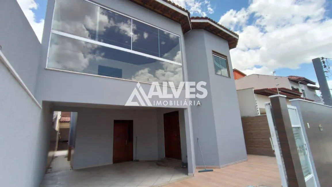 Foto 2 de Casa com 5 quartos à venda, 200m2 em Cidade Nova, Feira De Santana - BA