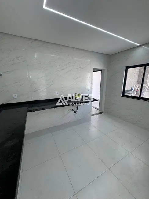 Casa de Condomínio com 5 quartos para alugar, 200m2 em Nova Esperança, Feira De Santana - BA - imagem 4 Foto 4 de Casa de Condomínio com 5 quartos para alugar, 200m2 em Nova Esperança, Feira De Santana - BA