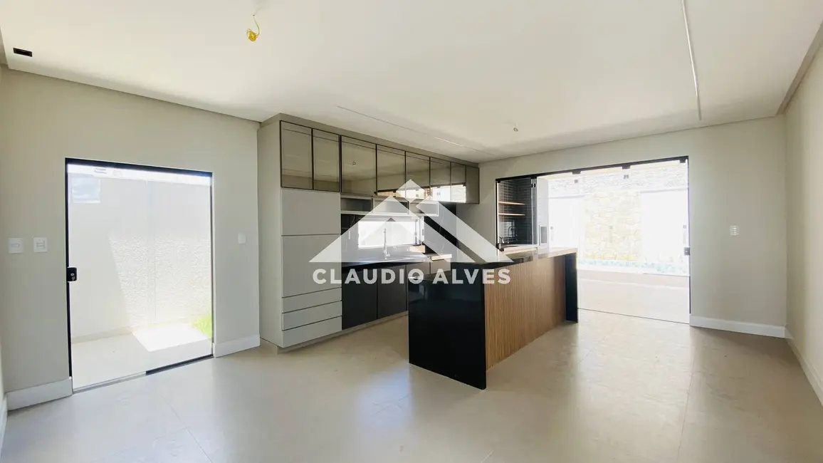 Casa de Condomínio com 4 quartos à venda, 263m2 em Feira De Santana - BA - imagem 2 Foto 2 de Casa de Condomínio com 4 quartos à venda, 263m2 em Feira De Santana - BA
