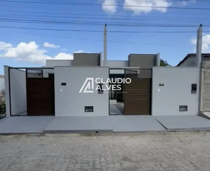 Foto 2 de Casa com 2 quartos à venda, 67m2 em Gabriela, Feira De Santana - BA