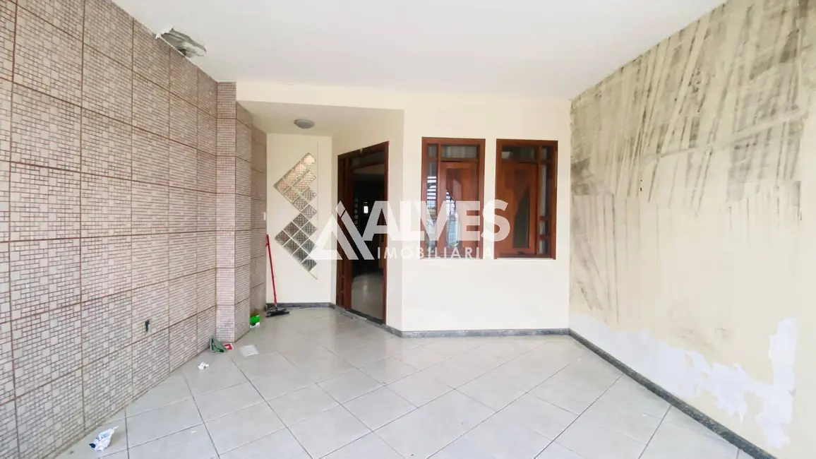 Casa com 3 quartos para alugar, 120m2 em São João, Feira De Santana - BA - imagem 6 Foto 6 de Casa com 3 quartos para alugar, 120m2 em São João, Feira De Santana - BA