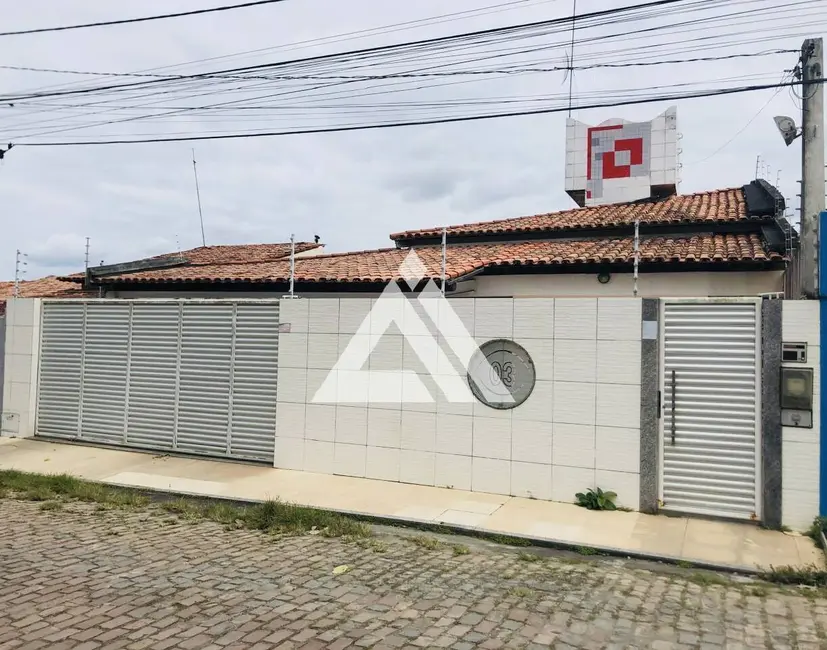Foto 2 de Casa com 3 quartos à venda, 300m2 em Feira De Santana - BA