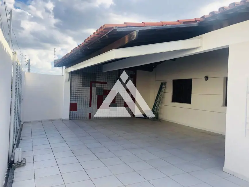 Foto 1 de Casa com 3 quartos à venda, 300m2 em Feira De Santana - BA
