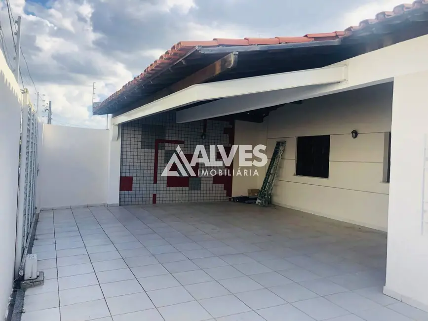 Foto 1 de Casa com 3 quartos à venda, 300m2 em Feira De Santana - BA