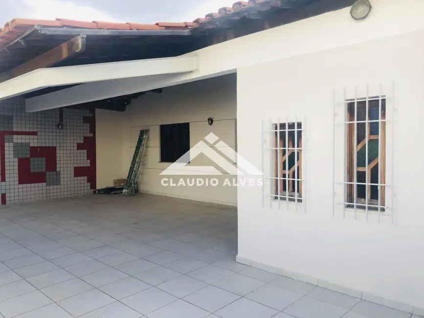 Foto 3 de Casa com 3 quartos à venda, 300m2 em Feira De Santana - BA