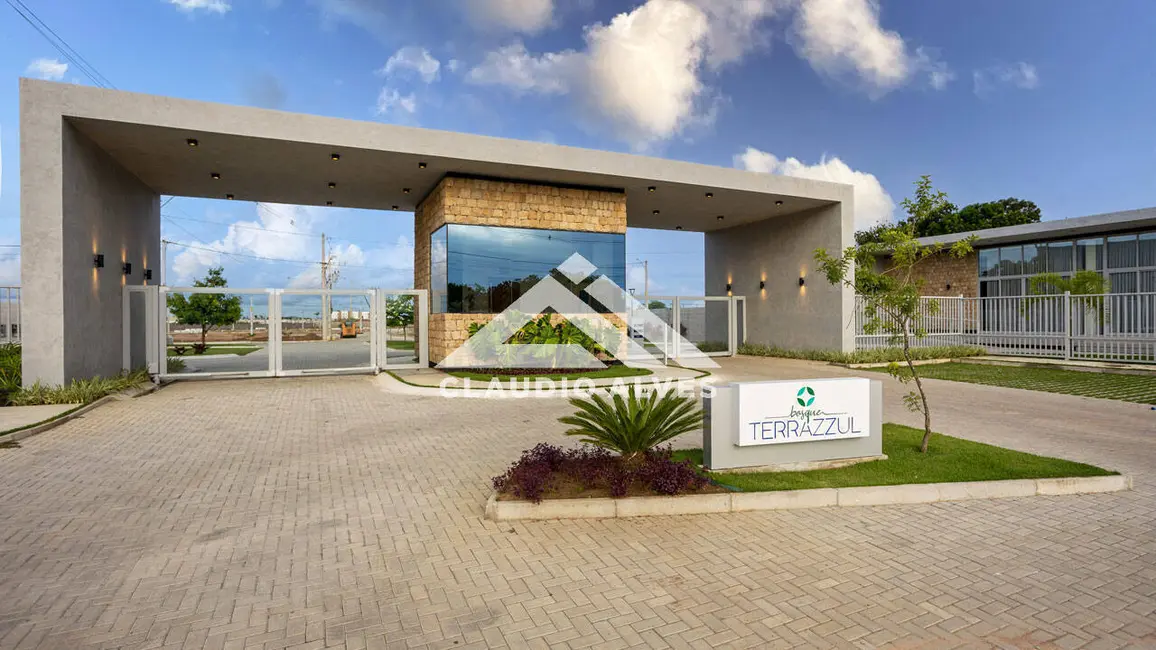 Foto 2 de Terreno / Lote à venda, 201m2 em Feira De Santana - BA