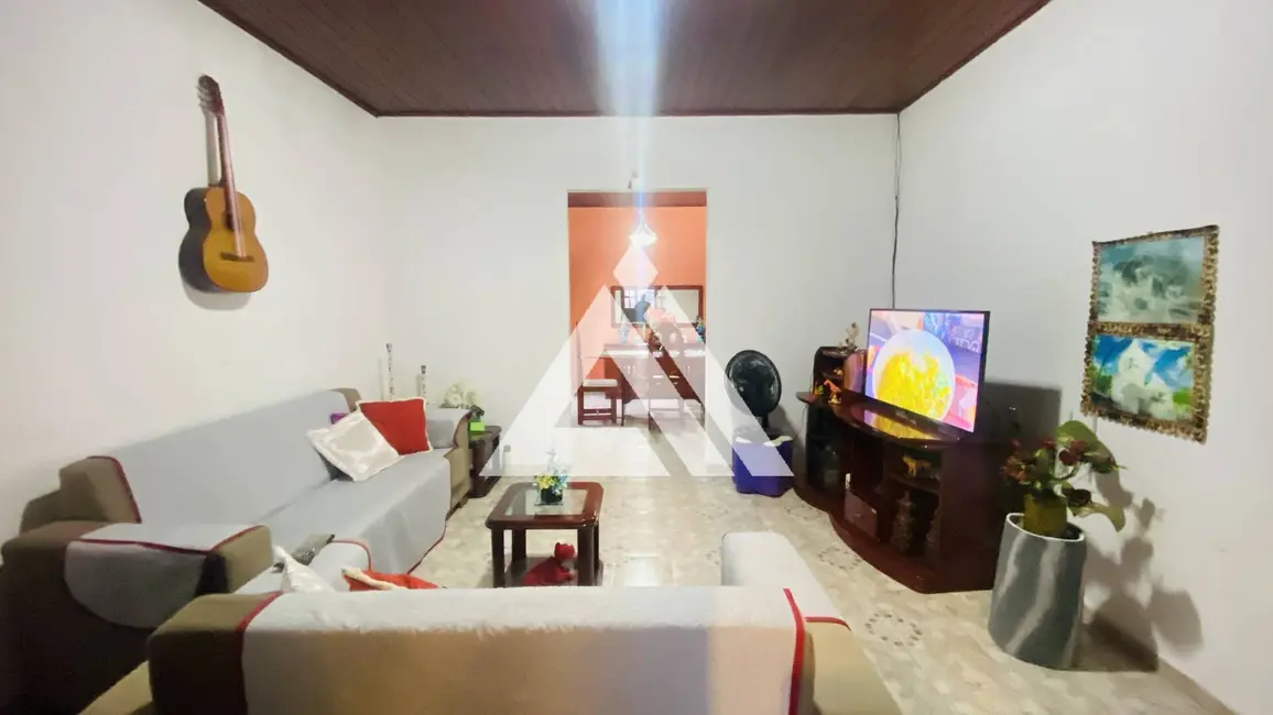 Casa com 3 quartos à venda, 200m2 em Feira De Santana - BA - imagem 3 Foto 3 de Casa com 3 quartos à venda, 200m2 em Feira De Santana - BA