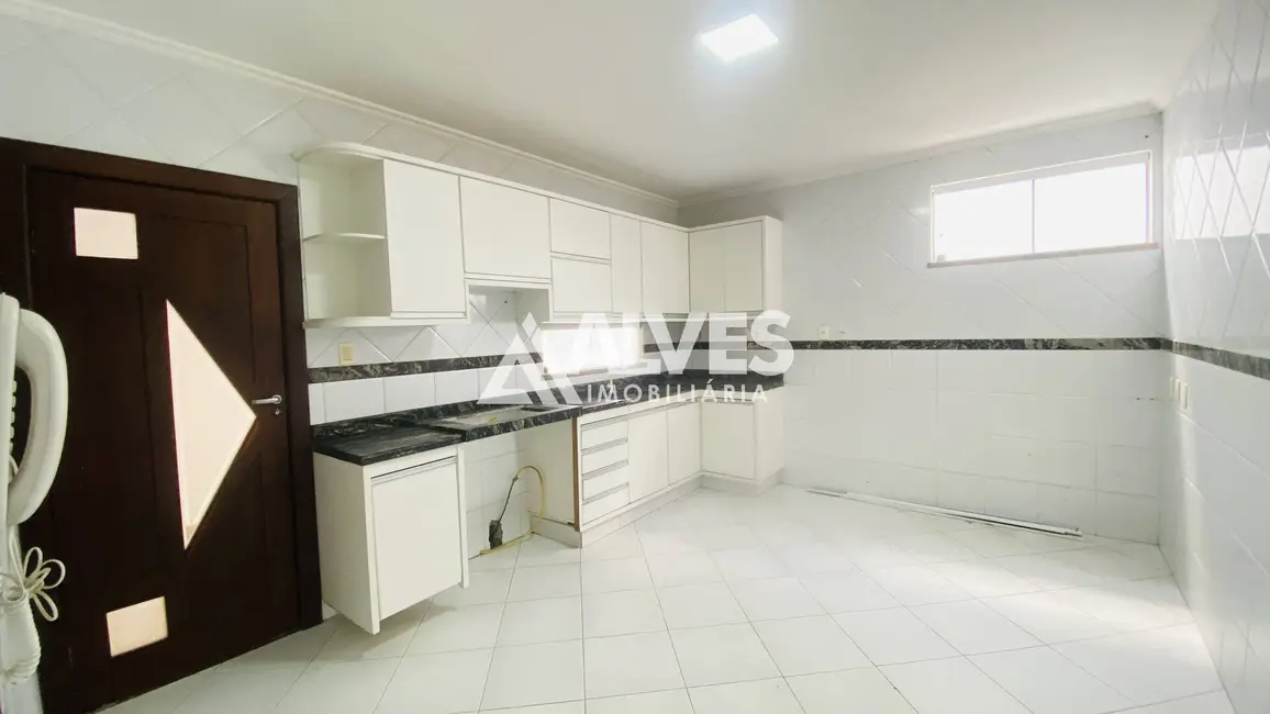 Foto 8 de Casa de Condomínio com 4 quartos à venda, 321m2 em Mangabeira, Feira De Santana - BA