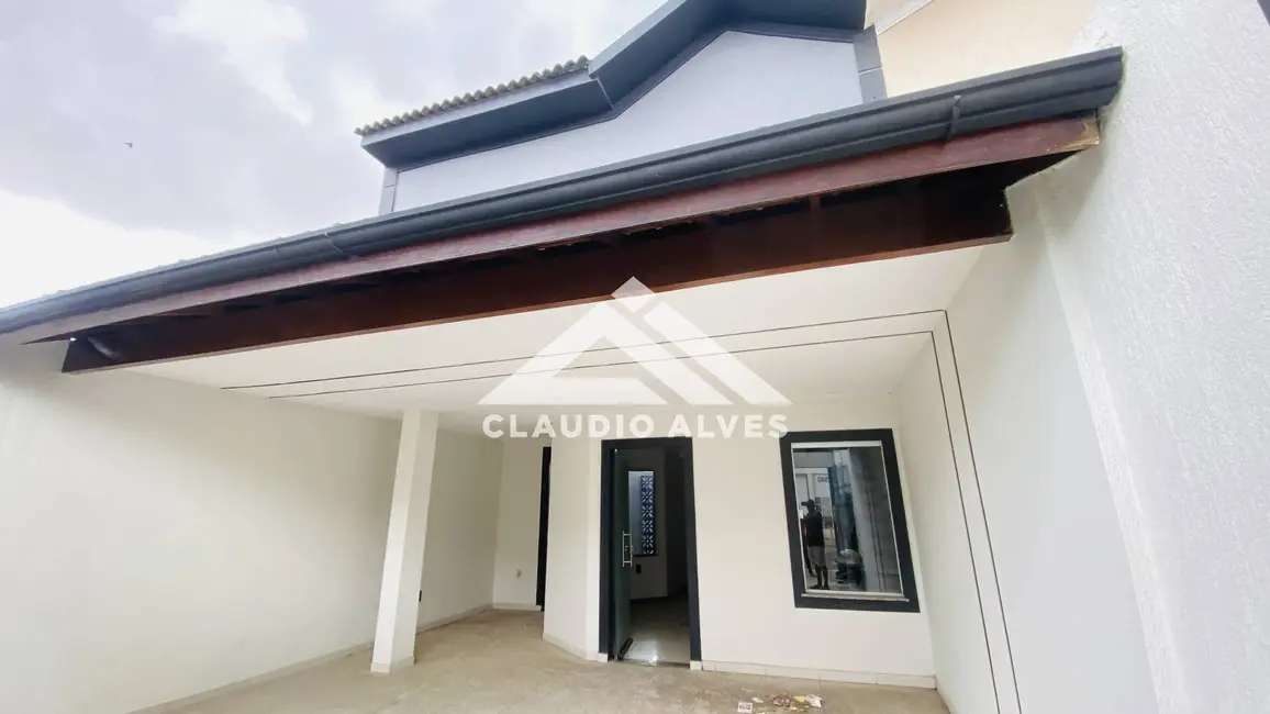 Foto 2 de Casa com 3 quartos à venda, 150m2 em Feira De Santana - BA