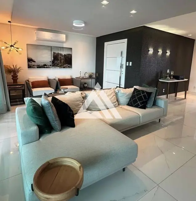 Foto 1 de Apartamento com 4 quartos à venda, 178m2 em Feira De Santana - BA