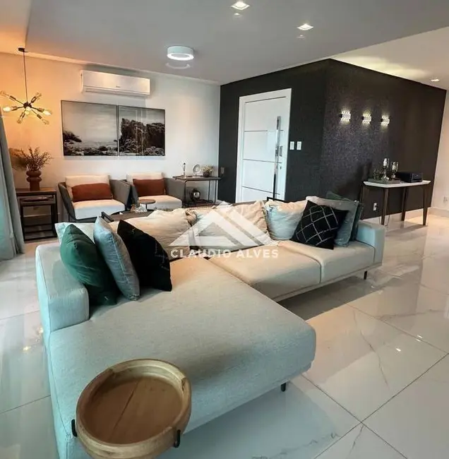 Foto 1 de Apartamento com 4 quartos à venda, 178m2 em Feira De Santana - BA