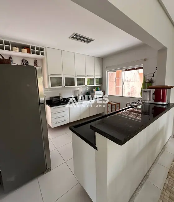 Foto 8 de Casa de Condomínio com 4 quartos à venda, 312m2 em Camacari - BA