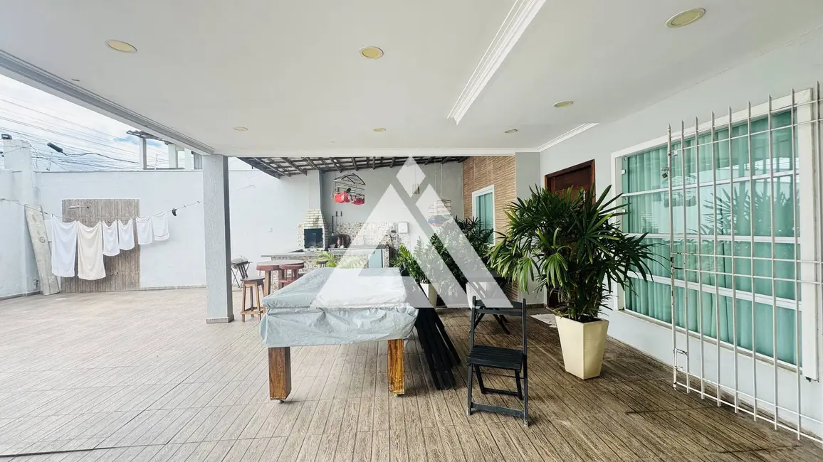Casa com 4 quartos à venda, 300m2 em Feira De Santana - BA - imagem 7 Foto 7 de Casa com 4 quartos à venda, 300m2 em Feira De Santana - BA