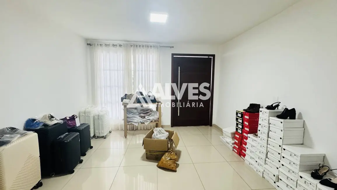 Foto 9 de Casa com 4 quartos à venda, 300m2 em Mangabeira, Feira De Santana - BA