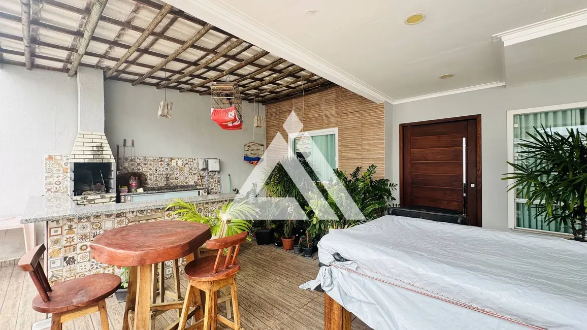 Casa com 4 quartos à venda, 300m2 em Feira De Santana - BA - imagem 5 Foto 5 de Casa com 4 quartos à venda, 300m2 em Feira De Santana - BA
