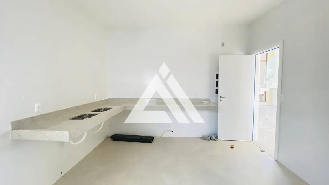 Foto 9 de Casa de Condomínio com 4 quartos à venda, 244m2 em Feira De Santana - BA