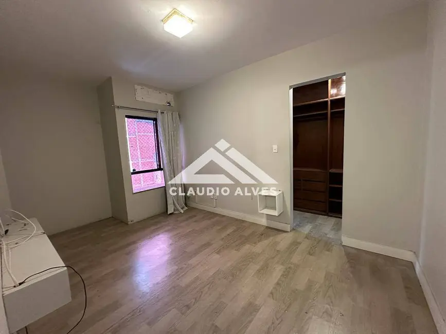 Foto 3 de Apartamento com 4 quartos à venda, 145m2 em Feira De Santana - BA