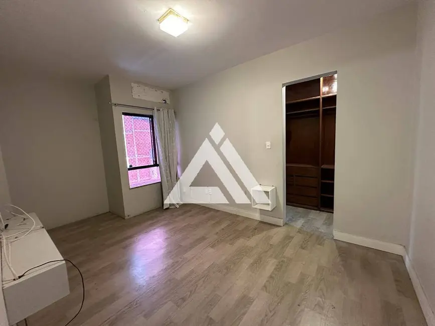 Foto 3 de Apartamento com 4 quartos à venda, 145m2 em Feira De Santana - BA