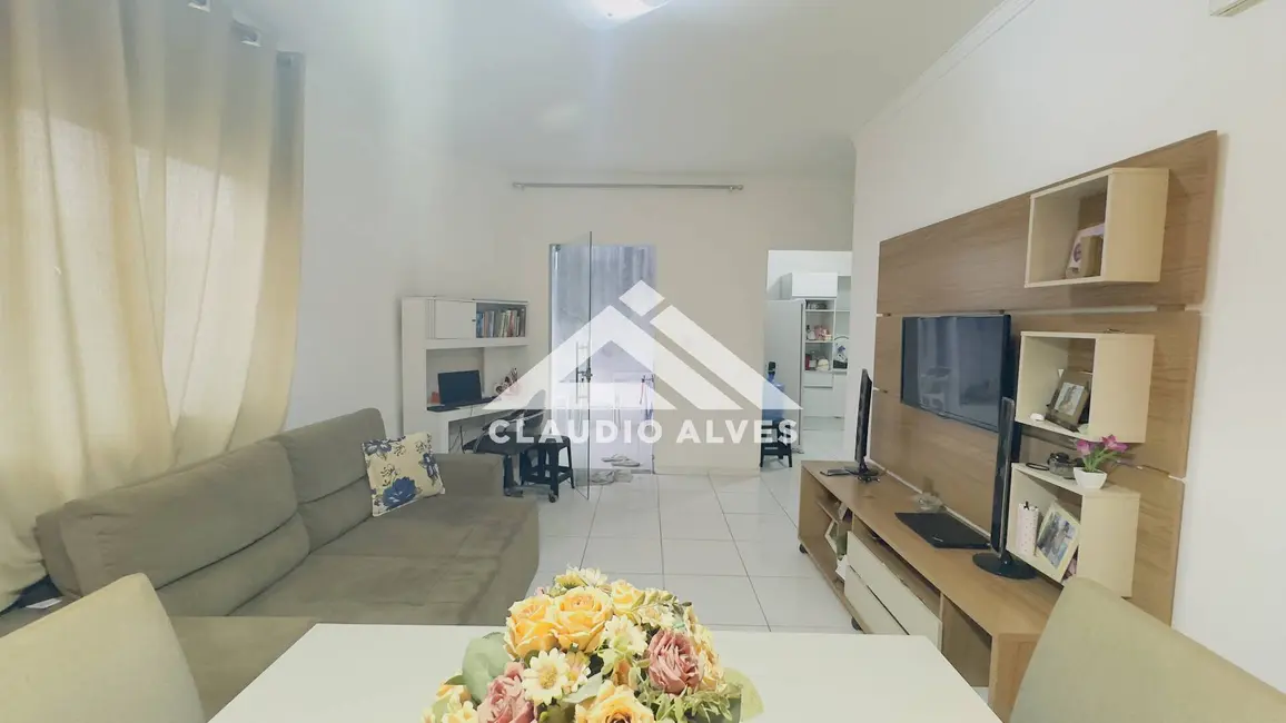 Foto 3 de Casa com 2 quartos à venda, 140m2 em Feira De Santana - BA